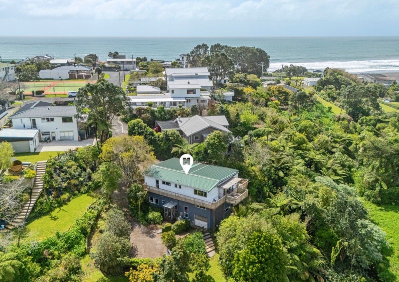15 Linda Street, Oakura, Oakura - Carousel 2