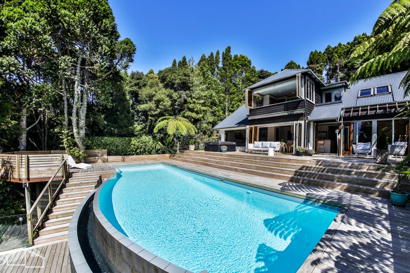 215 Konini Road, Titirangi, Auckland - Carousel 1