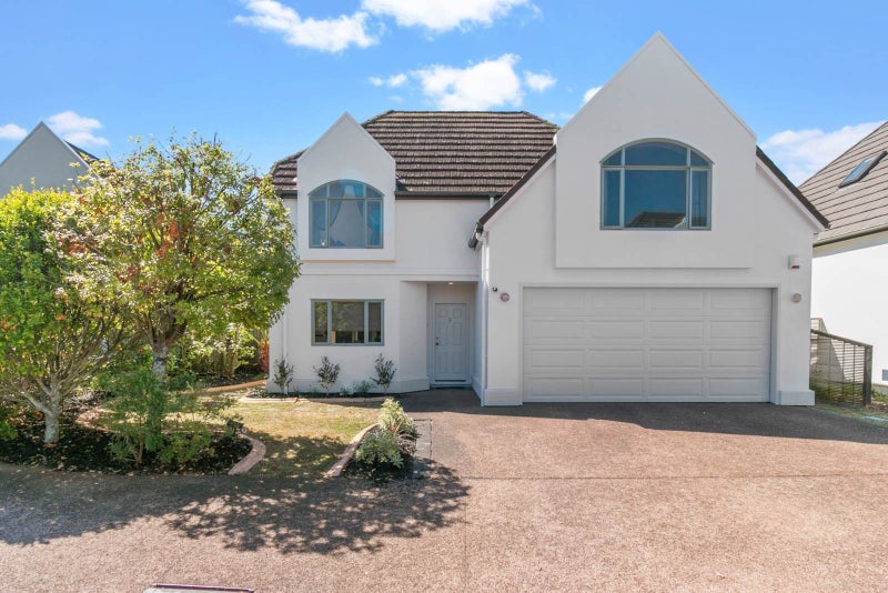19F Claremont Way, East Tamaki Heights, Auckland - Carousel 1