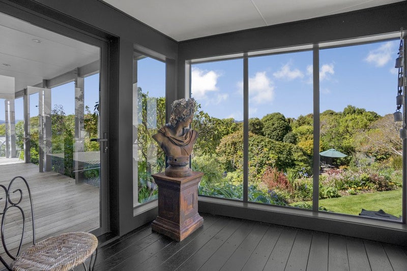 18 Poto Road, Normandale, Lower Hutt - Carousel 22