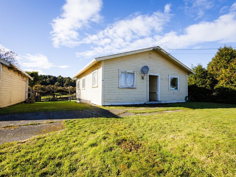 28 Butlers Road, Hokitika - Carousel 1