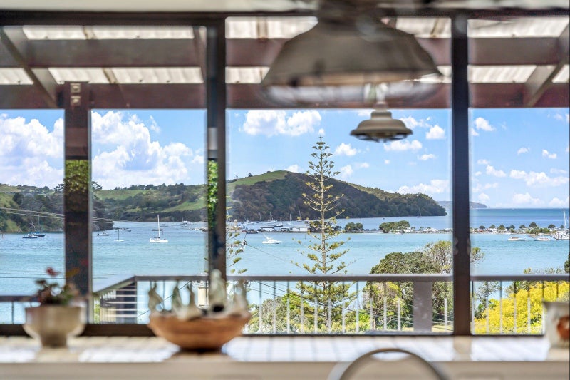 10 Martin Road, Matakana - Carousel 1