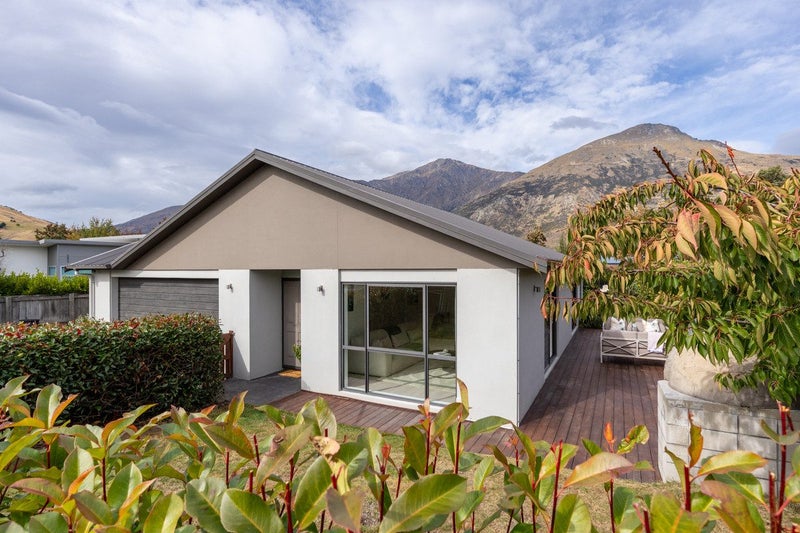 10 Erskine Street, Lake Hayes, Queenstown - Carousel 2