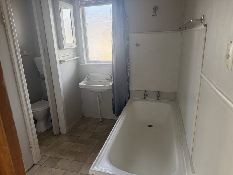 1143 Heaphy Terrace, Fairfield, Hamilton - Carousel 5