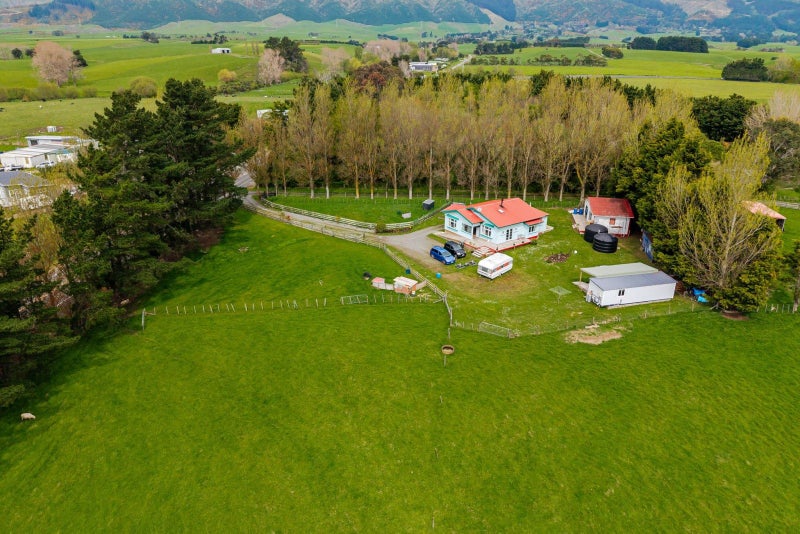 1074 Tennent Drive, Linton, Palmerston North - Carousel 2