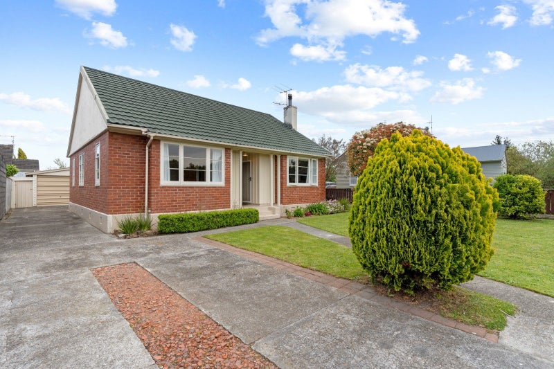 24 Masters Crescent, Masterton - Carousel 1