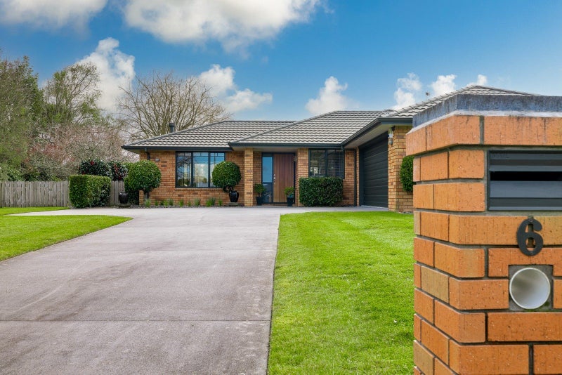 6 Shadbolt Drive, Leamington, Cambridge - Carousel 27