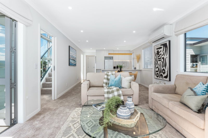 2 Lucern Lane, Petone, Lower Hutt - Carousel 1