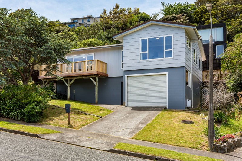85 Leeward Drive, Whitby, Porirua - Carousel 1