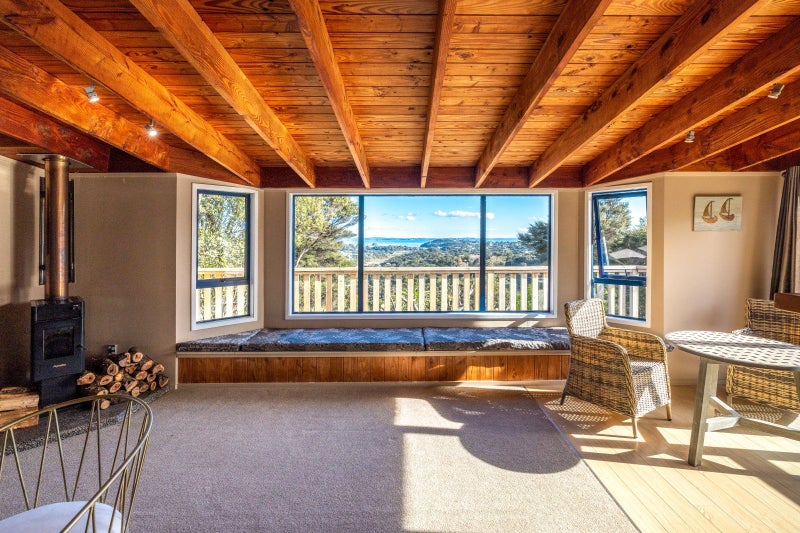 65 Crescent Road East, Ostend, Waiheke Island - Carousel 1