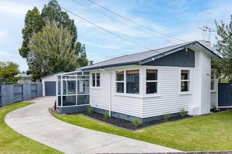 4 Colstone Street, Glenview, Hamilton - Carousel 25