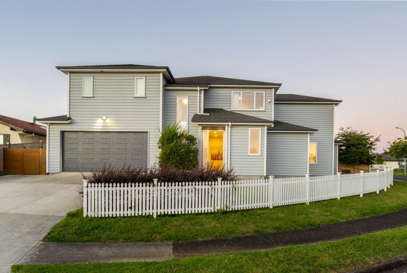 10 Hedge Row, Sunnyhills, Auckland - Carousel 1