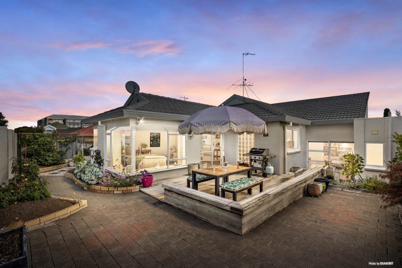 2/10 Dunn Place, Farm Cove, Auckland - Carousel 2