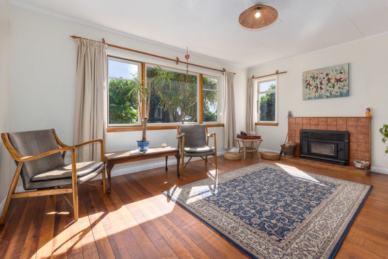 166 Wellington Road, Paekakariki - Carousel 2