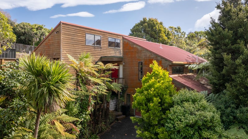 3 Rokewa Way, Paparangi, Wellington - Carousel 1