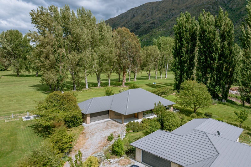 9 Hector Close, Kingston - Carousel 2