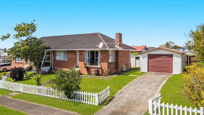 2/2 Wayne Drive, Mangere, Auckland - Carousel 1