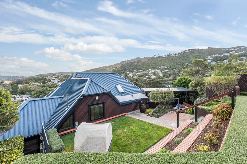 14 Madras Street, Khandallah, Wellington - Carousel 28