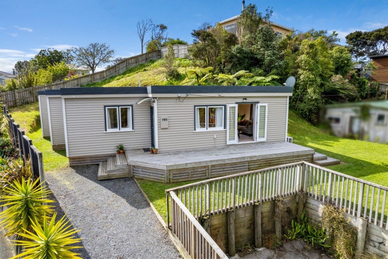 25 Kiriwai Road, Paremata, Porirua - Carousel 1