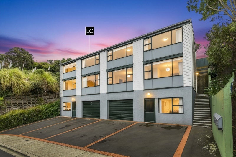2/11 Anderson Terrace, Mount Cook, Wellington - Carousel 1