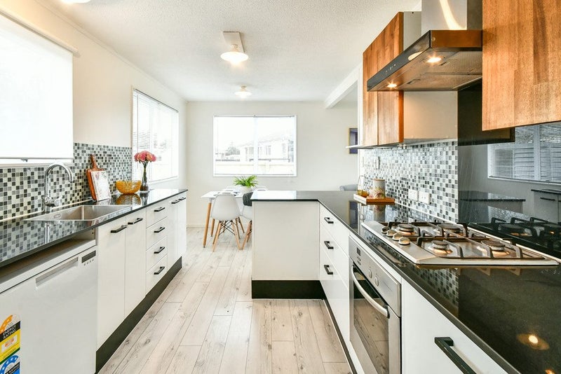 1/17 Etherton Drive, Weymouth, Auckland - Carousel 2