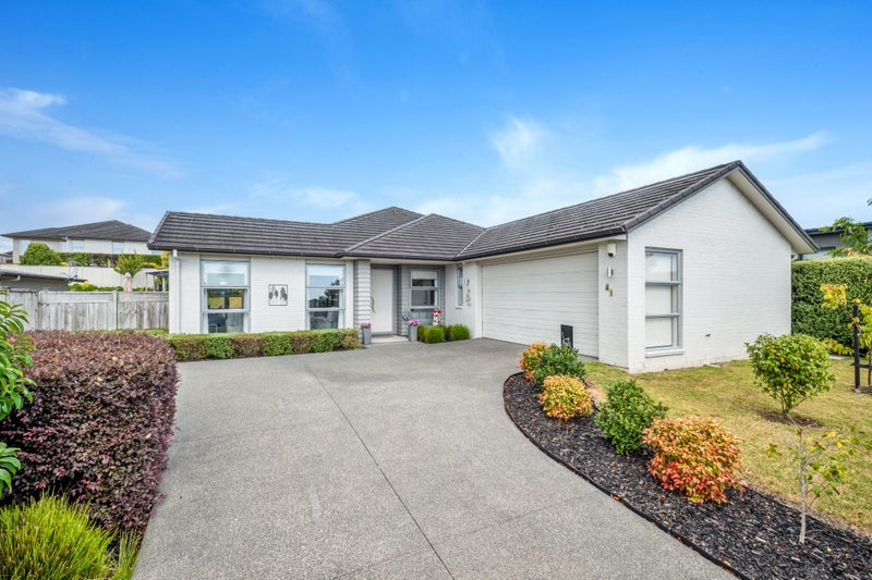 29 Kibblewhite Avenue, Beachlands, Auckland - Carousel 1