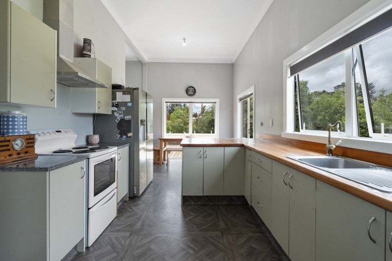 24 Clive Street, Feilding - Carousel 2