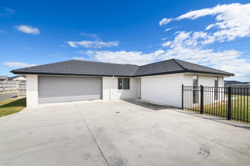 20 Sardinia Grove, Fitzherbert, Palmerston North - Carousel 26