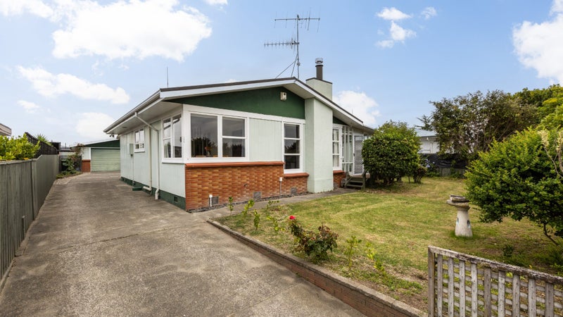 13 Norwich Crescent, Tamatea, Napier - Carousel 1