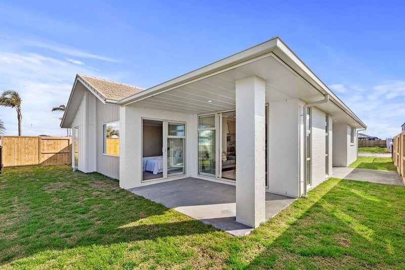4 Spiralis Close, Papamoa Beach, Papamoa - Carousel 1