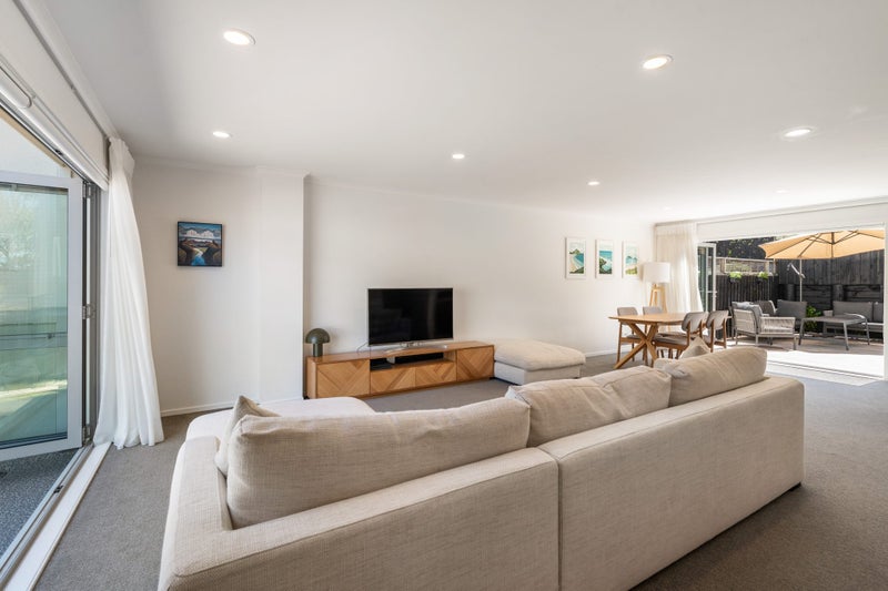 5/13 Kaihu Street, Northcote, Auckland - Carousel 2