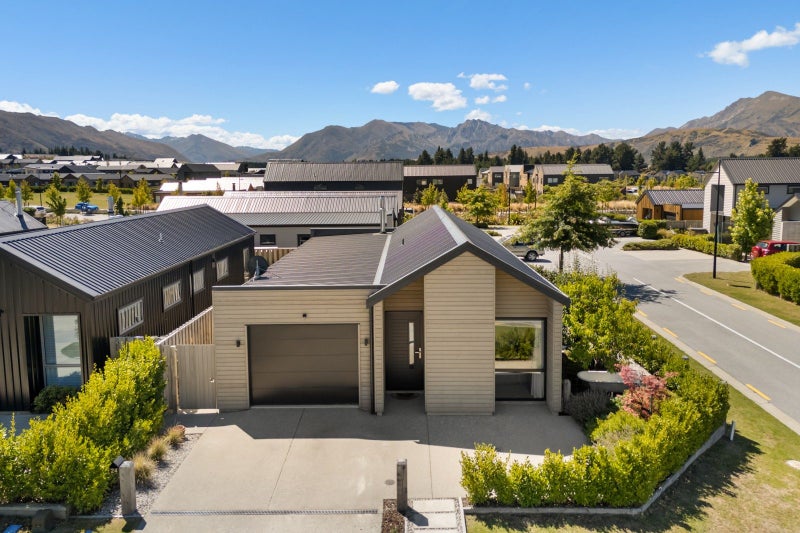 24 Obelisk Street, Wanaka - Carousel 1