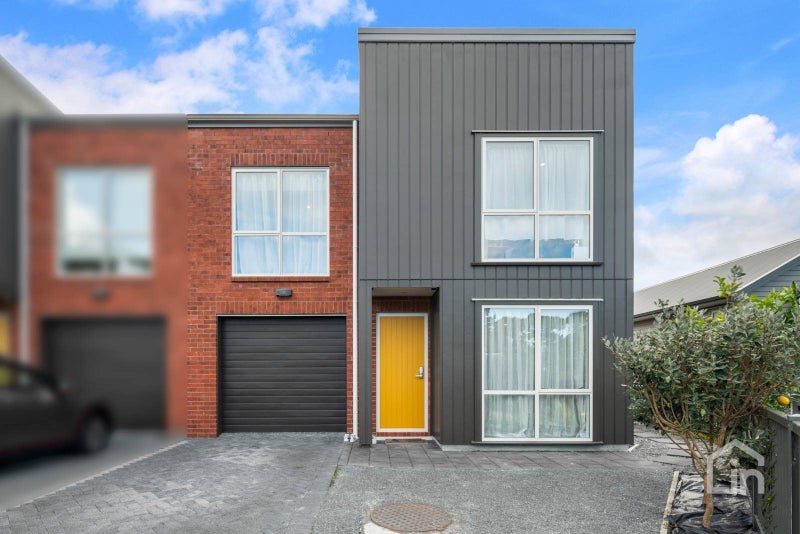 11 Orowaru Avenue, Massey, Auckland - Carousel 1