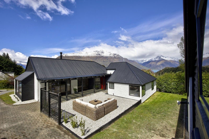 24 Williams Street, Sunshine Bay, Queenstown - Carousel 2