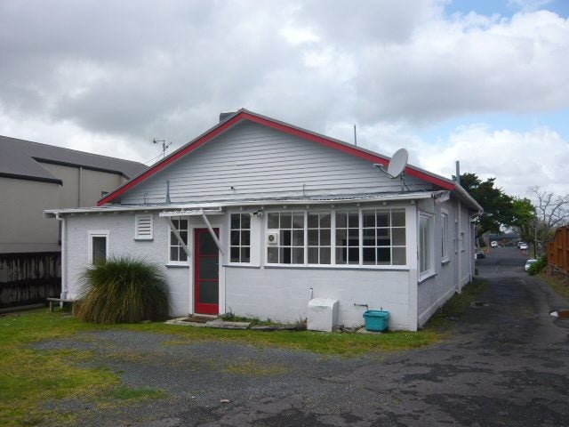 6C Edgecumbe Street, Whitiora, Hamilton - Carousel 1