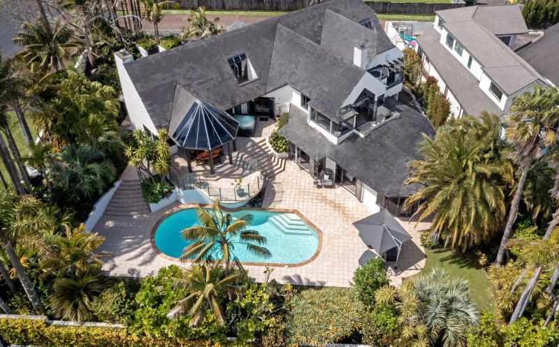 9 Manor Park, Sunnyhills, Auckland - Carousel 1