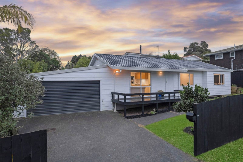 39 Glynnbrooke Street, Te Atatu South, Auckland - Carousel 1