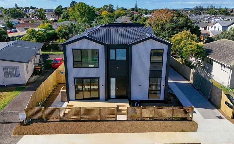 22 Justamere Place, Weymouth, Auckland - Carousel 1