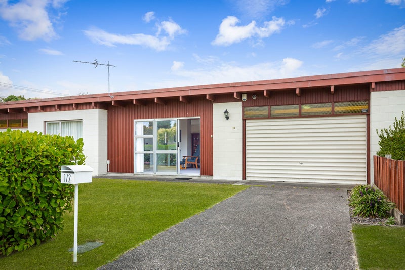 1/2 Edwards Avenue, Henderson, Auckland - Carousel 1