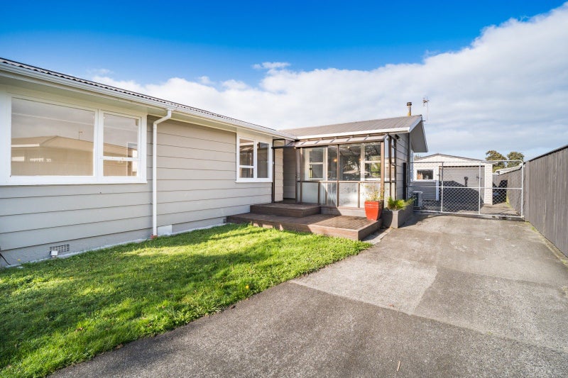 20 Rhodes Drive, Kelvin Grove, Palmerston North - Carousel 20