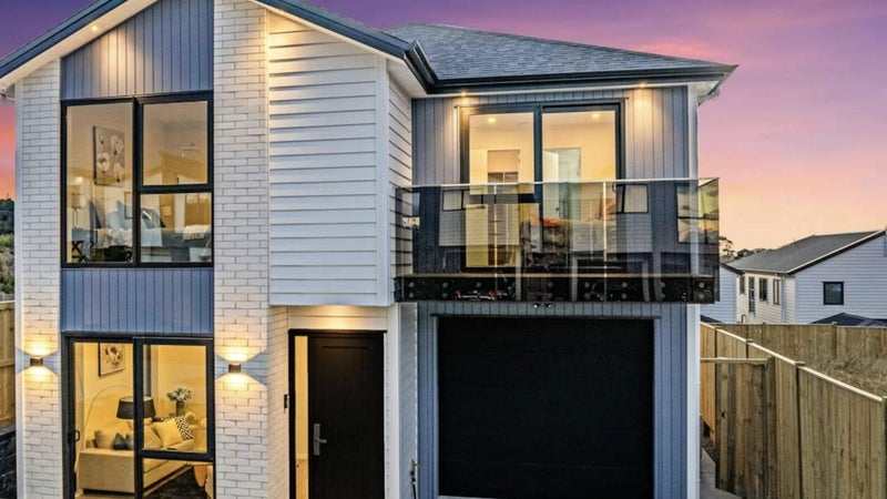 39 Ascent Street, Flat Bush, Auckland - Carousel 1