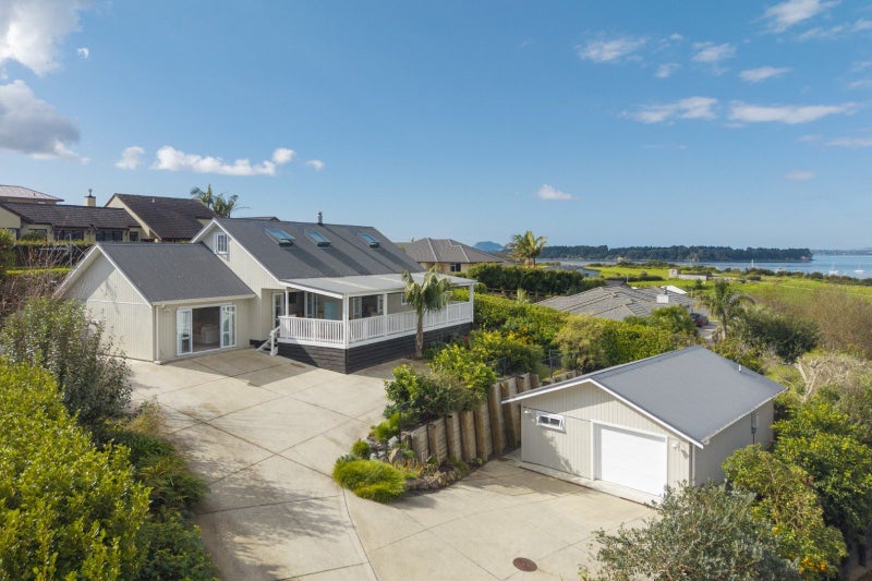 16 Tralee Street, Omokoroa, Omokoroa - Carousel 1