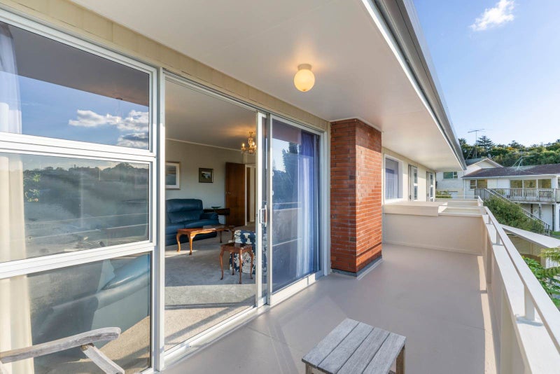 56 Mayfair Crescent, Mairangi Bay, Auckland - Carousel 2