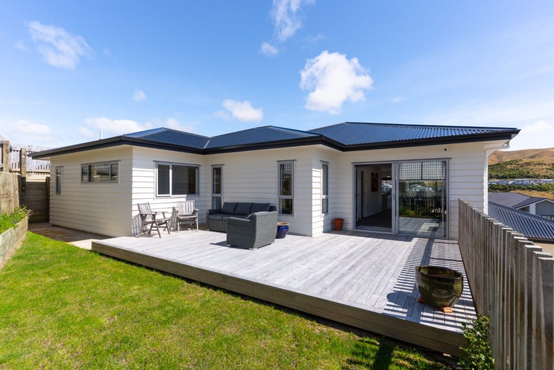 17 Prestwich Rise, Churton Park, Wellington - Carousel 1