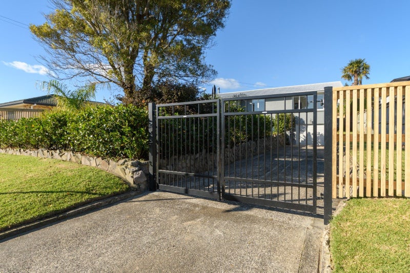 20 Goods Road, Otumoetai, Tauranga - Carousel 23