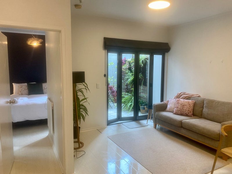 1D/10 Crummer Road, Grey Lynn, Auckland - Carousel 1