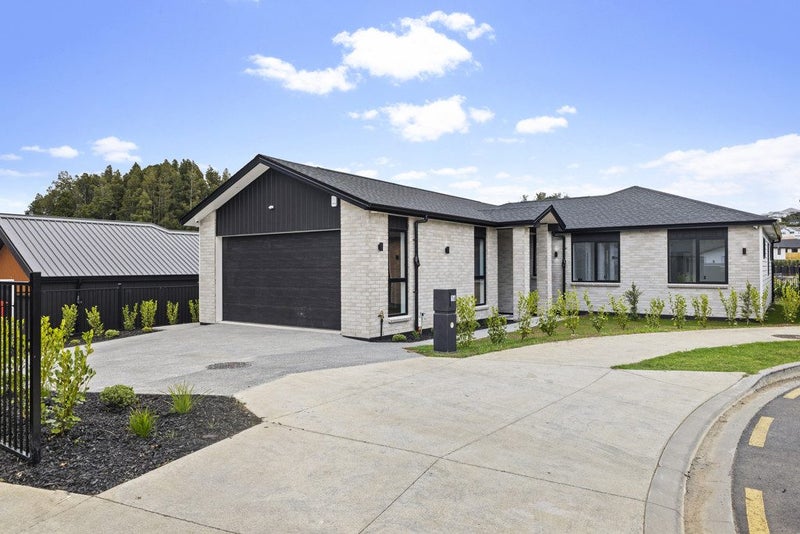 16 Te Ara Hikoi, Pukekohe, Pukekohe - Carousel 1