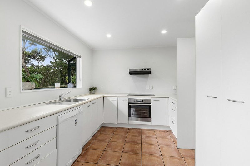 12 Wairaka Road, Pukerua Bay, Porirua - Carousel 2