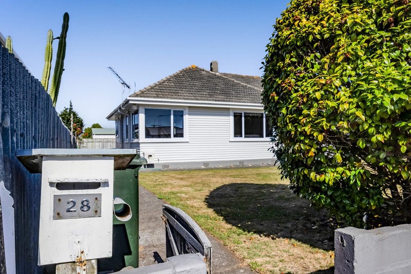 28 Caledonia Street, Hawera - Carousel 19