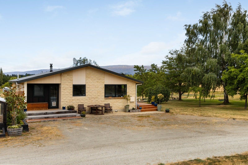 594 Springvale Road, Springvale, Alexandra - Carousel 2